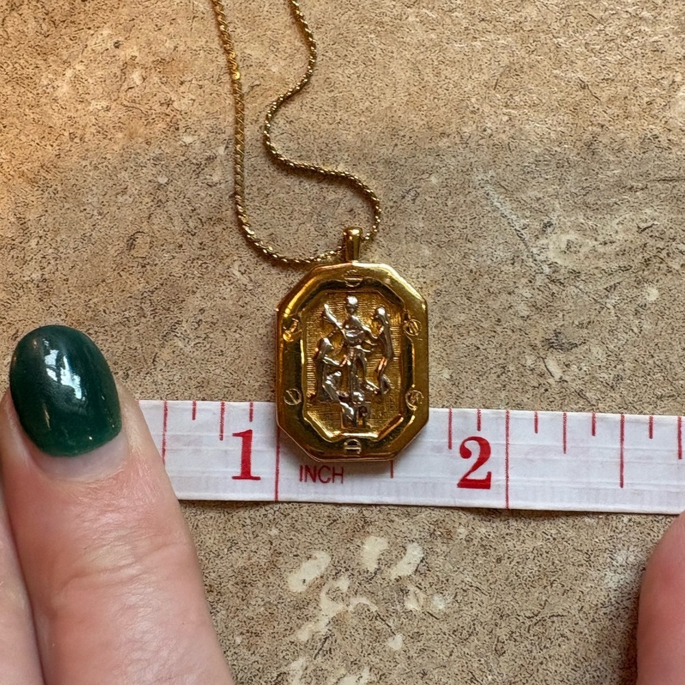 Nina Ricci Gold Necklace - Picture 8 of 8